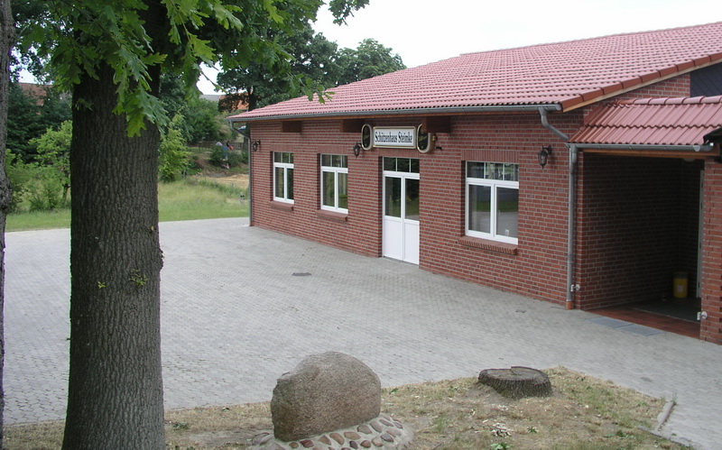 Schützenhaus von rechts vorne 2008 800x